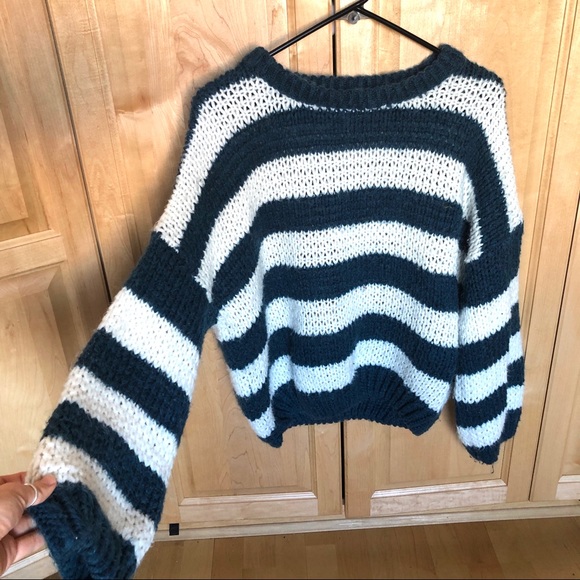 Oversized Striped Knitted Sweater - Picture 2 of 3